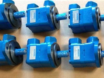 10 blue Vickers hydraulic vane pumps