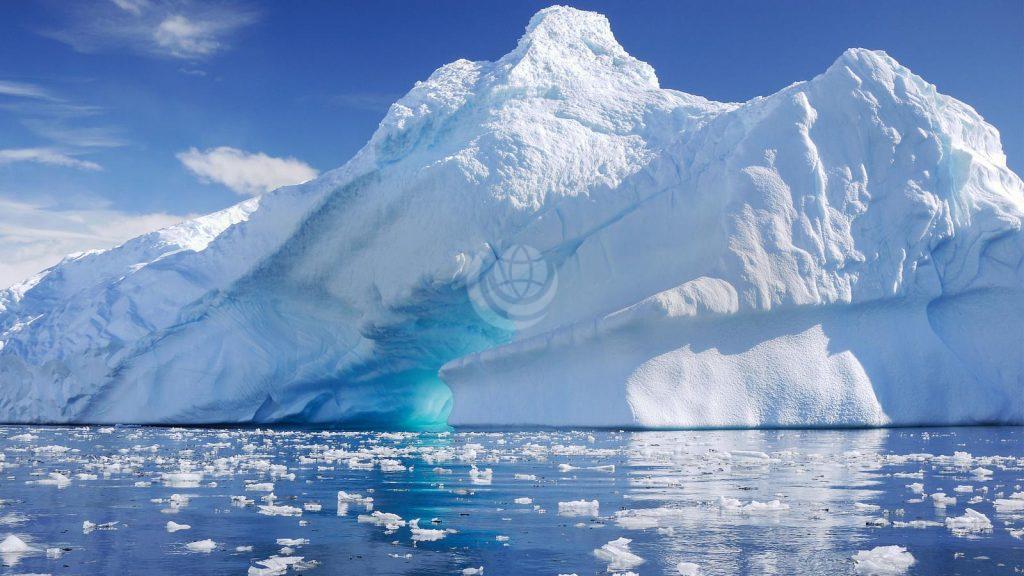 Hydraulic Repairs at the South Pole