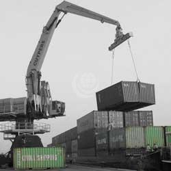 Hydraulics for container handling crane lifting containers