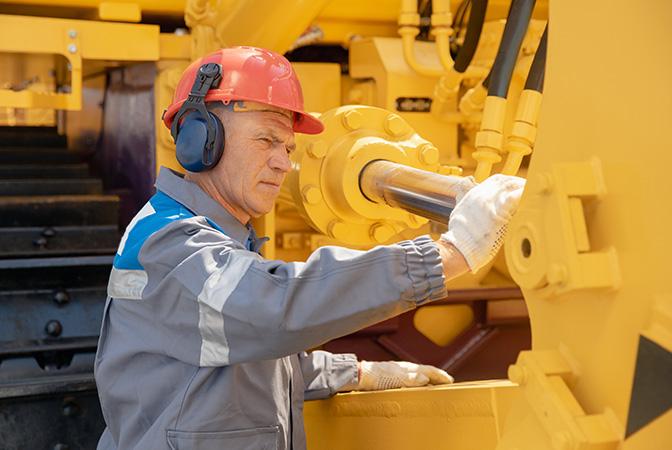 Hydraulic engineering operators hydraulics on Hydraulics Online